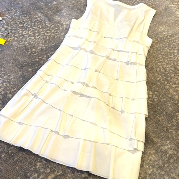 BCBG WHITE LAYERED RUFFLED DRESS SIZE XS